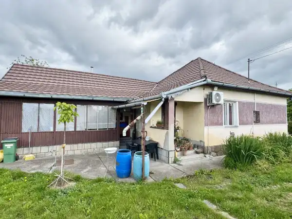 Eladó családi ház, Besenyőtelek 3 szoba 90 m² 17.5 M Ft